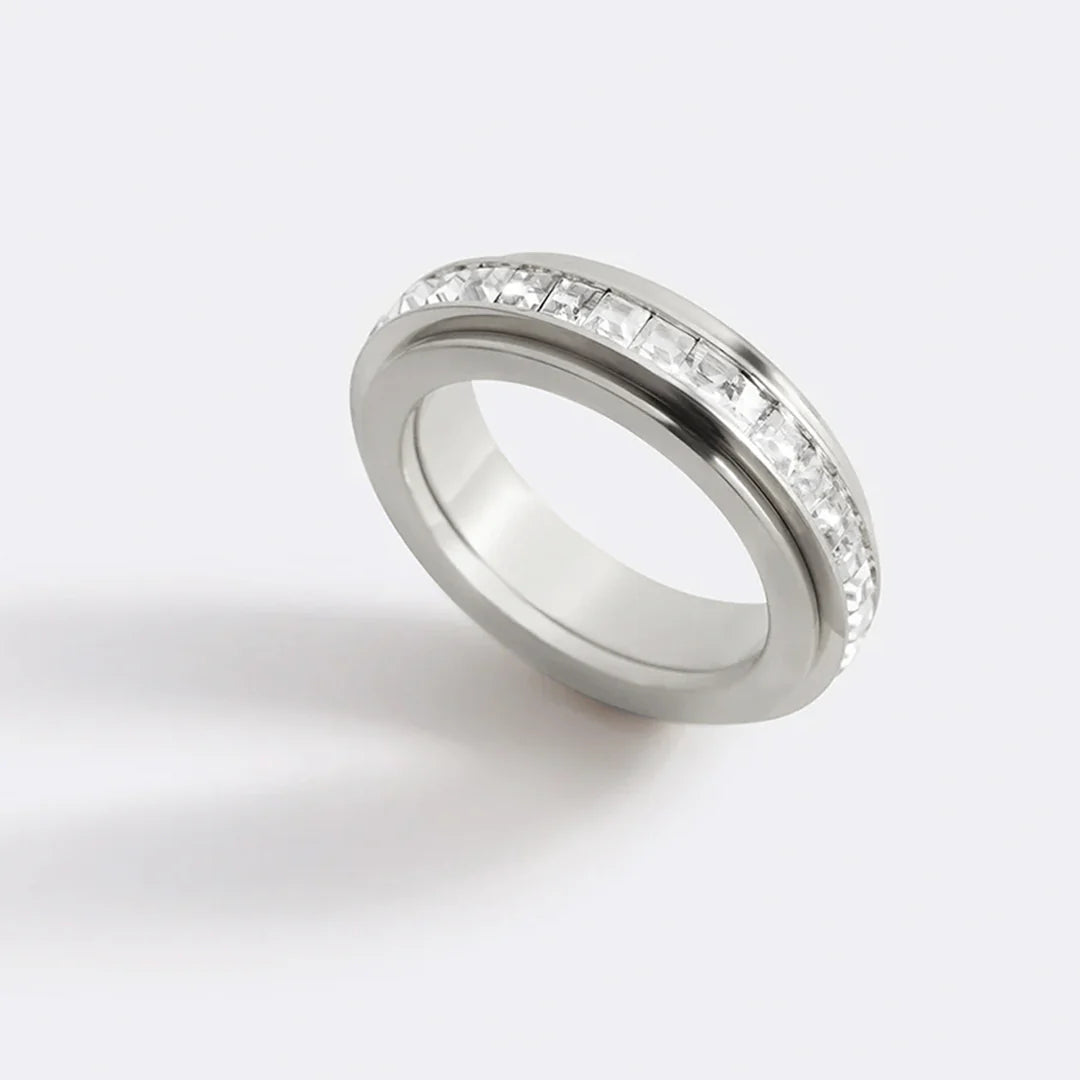 Eleganter Damenring mit Zirkonia